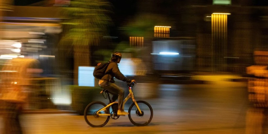 Cyklist i mørke